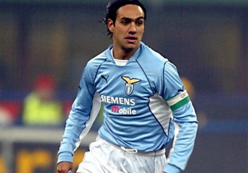 "Hoàng tử" thành Rome và tình yêu vĩnh cửu với Lazio