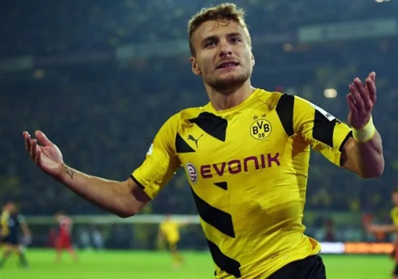 Thử thách tại nước ngoài: Dortmund và Sevilla