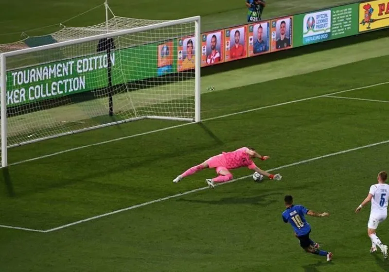 Hiệp 2 - Lễ kỷ niệm ngọt ngào và sự bế tắc của đội khách