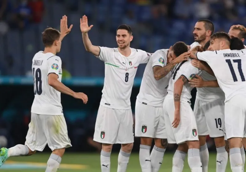 Hiệp 1: Azzurri khởi đầu chưa thực sự nóng máy
