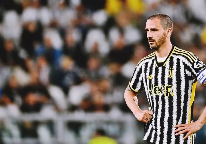 Màn trình diễn bùng nổ trong màu áo Bari