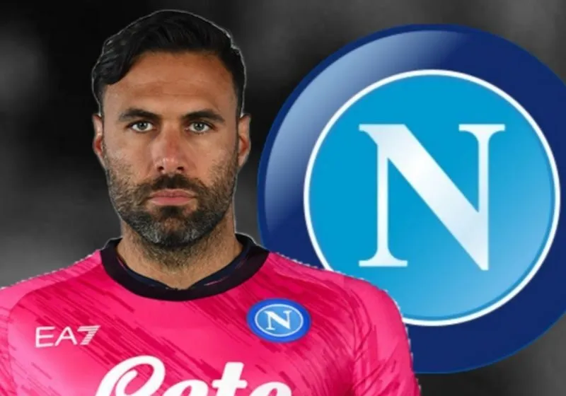 Salvatore Sirigu trong màu áo Napoli