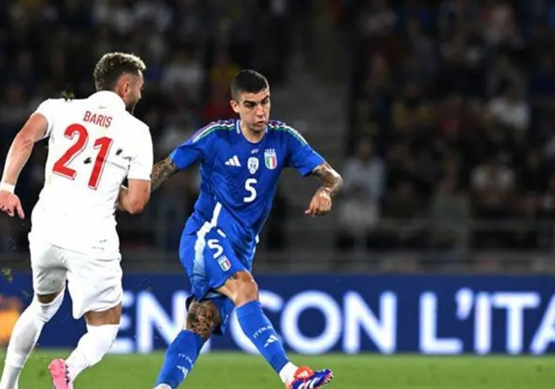 Hiệp 1: Thế trận thận trọng và những cơ hội bị bỏ lỡ